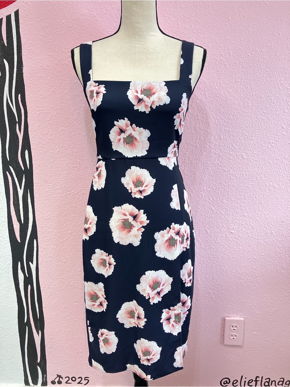 Aritzia Babaton Navy '90s Midi Slit Dress with Blush Floral Print size 0